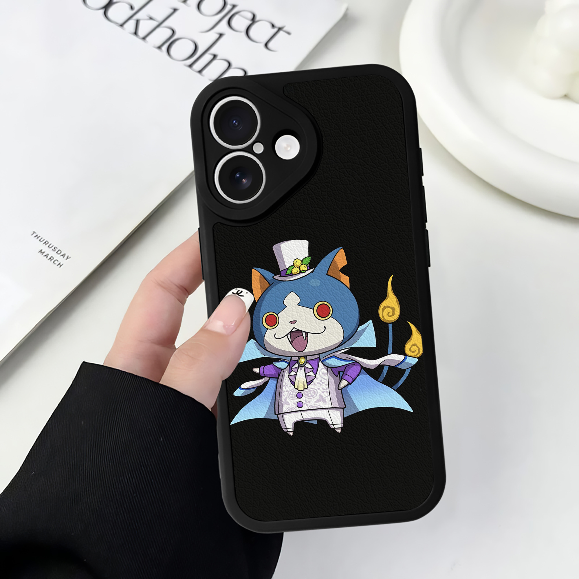 （画像用） 妖怪ウォッチ Yo-kai Watch 【iPhone 16シリーズ対応】シリコンスマホケース（レザー調） 材質：シリコン